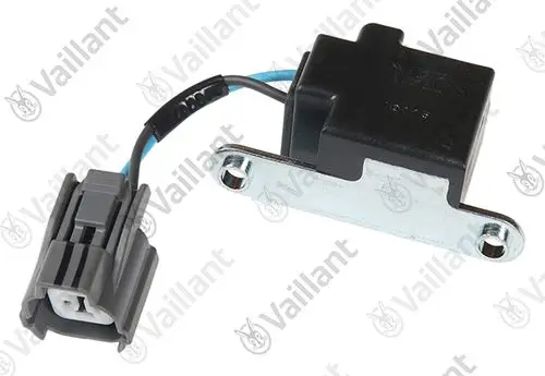 Vaillant Impulsgeber mit einem schwarzen Gehäuse und einer elektrischen Verbindung, angebracht an einer Metallhalterung.